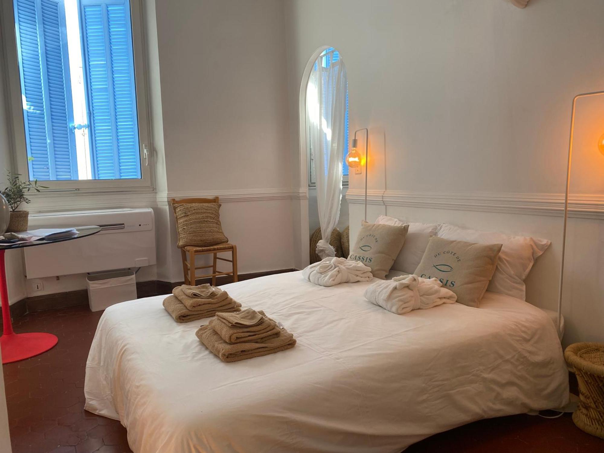 Click! Casa Lamartine Fabulous Ideal Location Walk To All!!! Каси Екстериор снимка