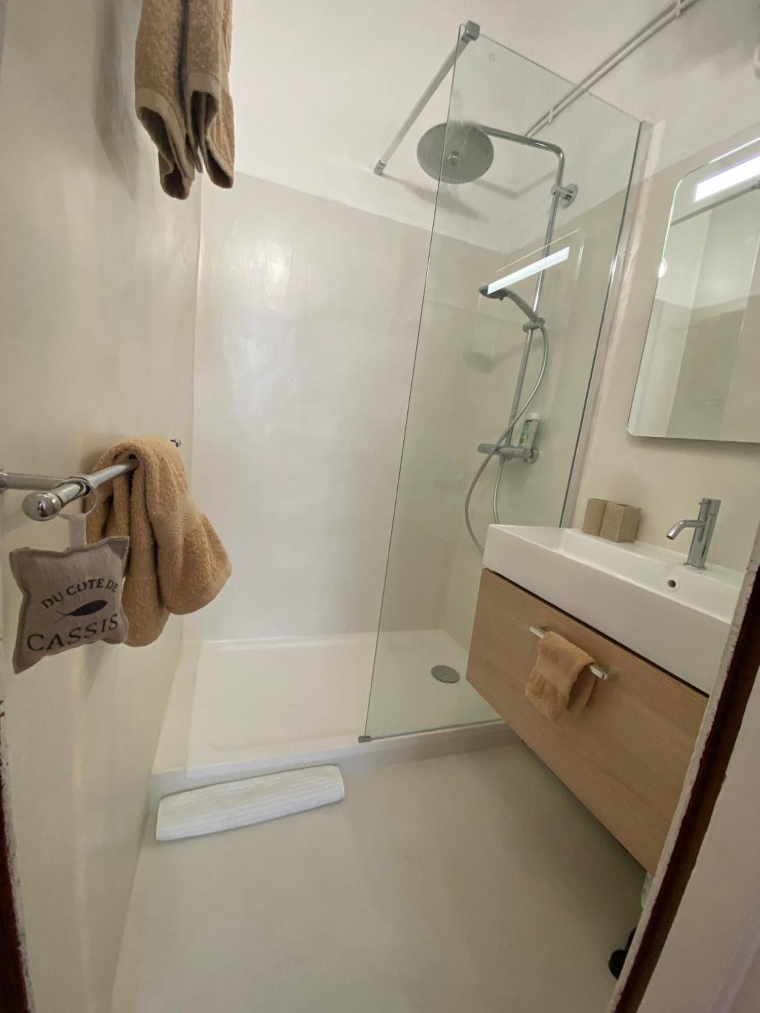 Click! Casa Lamartine Fabulous Ideal Location Walk To All!!! Каси Екстериор снимка